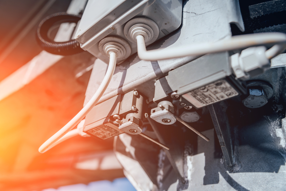 AC- und DC-Kopplung einfach erklärt: Warum Victron-Systeme effizienter laden